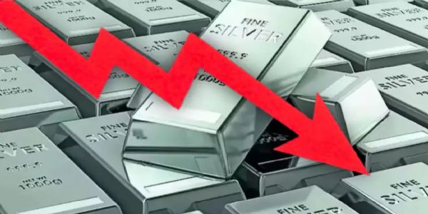 सर्राफा बाजार में फिसली हाजिर चांदी, दिल्ली में 2.5 लाख रुपये से भी कम हुई कीमत