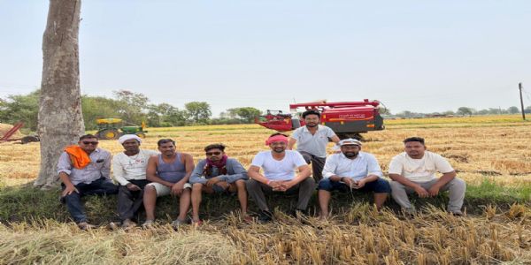 मज़दूर दिवस पर कंडेल में श्रम शक्ति का सम्मान
