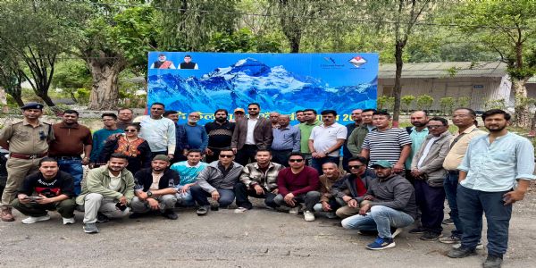 धारचूला से आदि कैलाश यात्रा शुरू, पहल दल रवाना