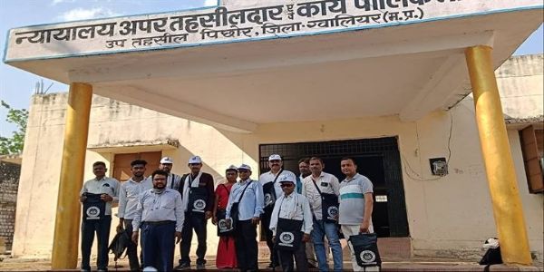 ग्वालियरः जिले में जनगणना का काम शुरू, प्रगणकों का निवासियों ने किया आत्मीय स्वागत