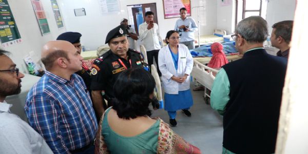 राज्यपाल प्रो. असीम कुमार घोष ने पीएचसी घासेड़ा का किया निरीक्षण