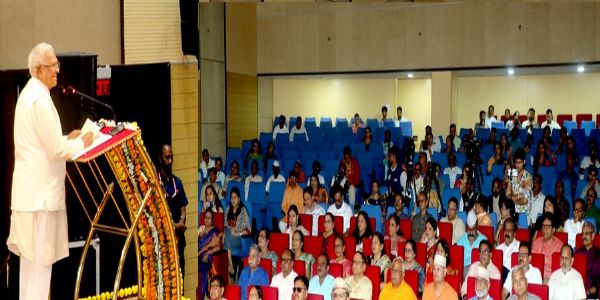 विकास की अद्भुत यात्राओं का अभिनंदन पर्व है राज्य स्थापना दिवस : राज्यपाल पटेल