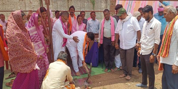 धमतरी में सिन्हा समाज के नवीन भवन का भूमि पूजन संपन्न, 30 लाख की लागत से होगा निर्माण