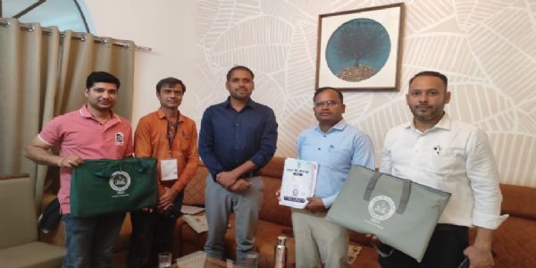 शहर से गांव तक जनगणना शुरू, कलेक्टर मिश्रा से भरा पहला फार्म