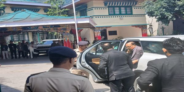 उच्चतम न्यायालय के मुख्य न्यायाधीश न्यायमूर्ति सूर्यकांत सिक्किम पहुंचे