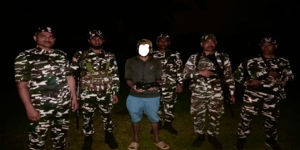 राघोपुर में अवैध कारोबार का खुलासा: गांजा, हथियार और 39 मोबाइल के साथ महिला-पुरुष गिरफ्तार