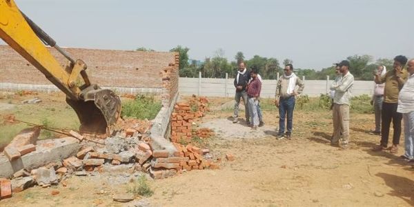 दतियाः जिला प्रशासन की बड़ी कार्रवाई, 11 करोड़ की सरकारी भूमि कराई अतिक्रमण मुक्त