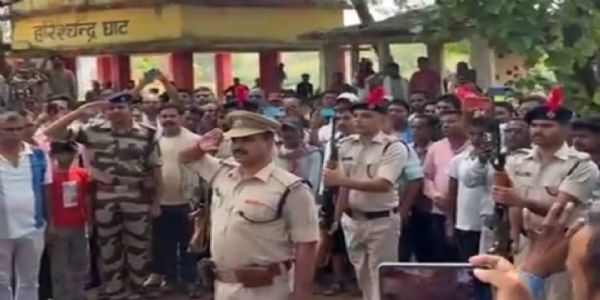 सड़क हादसे में सीआईएसएफ जवान और पत्नी की मौत, राजकीय सम्मान के साथ अंतिम संस्कार