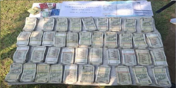नेपाली सीमा से बरामद भारतीय करेंसी