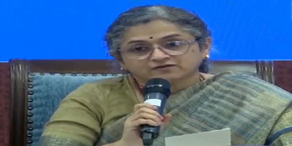 अंतर-मंत्रालयी प्रेस वार्ता को संबोधित करते हुए अतिरिक्त सचिव अपर्णा एस. शर्मा