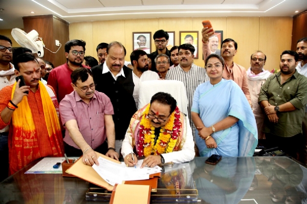सत्येंद्र भूषण सिंह ने लघु उद्योग निगम के अध्यक्ष का किया पदभार ग्रहण