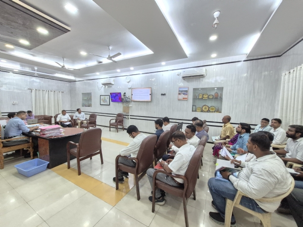 छपरा में जिलाधिकारी ने बुडको को 24 * 7 काम करने का दिया निर्देश