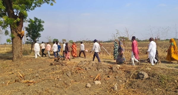 ग्राम बदरखा में खुलवाया गया रास्ता