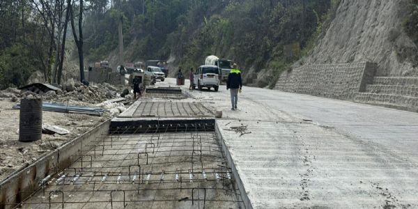 नेपाल में ठप पड़ी निर्माण परियोजनाएं