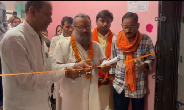 उघाटन करते महंथ जी