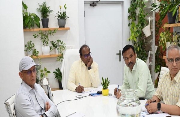 मुख्य निर्वाचन अधिकारी डॉ बी.वी.आर.सी.पुरुषोत्तम ने एसआईआर की तैयारियों की समीक्षा करते हुए।