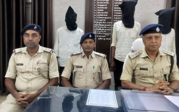 गिरफ्तार आरोपी की जानकारी देते हुए सिटी डीएसपी सुनील कुमार चौधरी