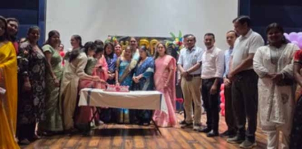 मेडिकल कॉलेज डिमरापाल में मनाया गया अंतरराष्ट्रीय नर्स दिवस