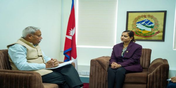 नेपाल की स्वास्थ्य मंत्री से मुलाकात करते भारतीय राजदूत नवीन श्रीवास्तव नेपाल की स्वास्थ्य मंत्री से मुलाकात करते भारतीय राजदूत नवीन श्रीवास्तव