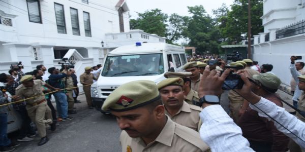 प्रतीक यादव का निधन