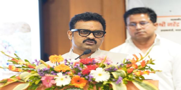 केंद्रीय ग्रामीण विकास राज्य मंत्री कमलेश पासवान “वीबी-ग्राम जी” के संबंध में आयोजित सेमिनार एवं समीक्षा बैठक को संबोधित करते हुए केंद्रीय ग्रामीण विकास राज्य मंत्री कमलेश पासवान “वीबी-ग्राम जी” के संबंध में आयोजित सेमिनार एवं समीक्षा बैठक को संबोधित करते हुए