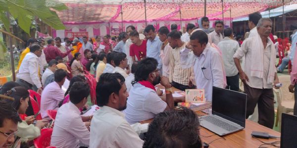 सुशासन तिहार के समाधान शिविरों में उमड़ी ग्रामीणों की भीड़