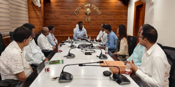 फंड ट्रांसफर करने में बरतें सतर्कता, लाभुकों के खातों का करें सत्यापन : डीसी