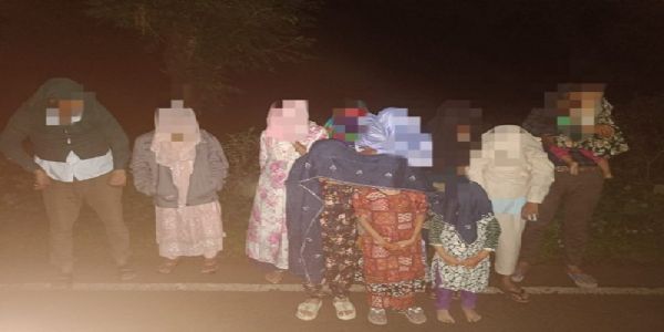 असम में अवैध रूप से घुसपैठ करने की कोशिश कर रहे 12 घुसपैठियों को वापस उनके देश भेजा गया।