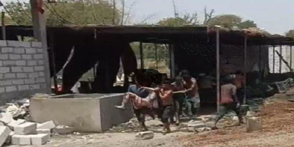 देवास में पटाखा फैक्टरी में विस्फोट के बाद की तस्वीर देवास में पटाखा फैक्टरी में विस्फोट के बाद की तस्वीर