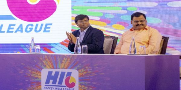 हॉकी इंडिया के अध्यक्ष डॉ. दिलीप तिर्की और महासचिव भोला नाथ सिंह