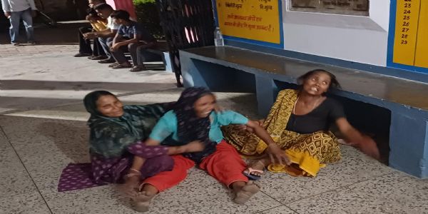 कोचिंग से लौट रही दो छात्राओं को बाइक ने मारी टक्कर, एक की मौत