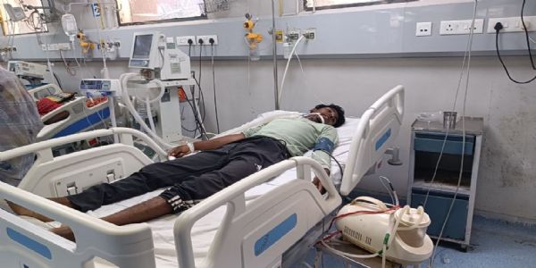श्योपुरः परिजनों ने कहा, सीने में जलन कम करने पर खाया था तरबूज, पिता की मौत, बेटा गंभीर