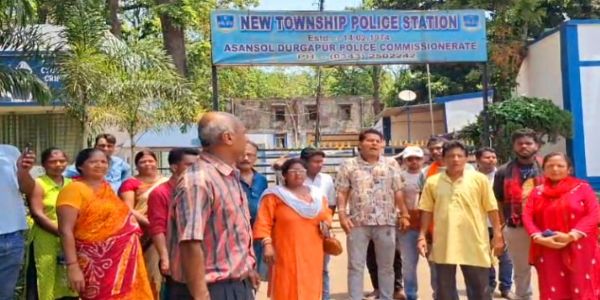 दुर्गापुर में भाजपा कार्यकर्ताओं ने एक आरोपित को छोड़ने पर किया थाना घेराव