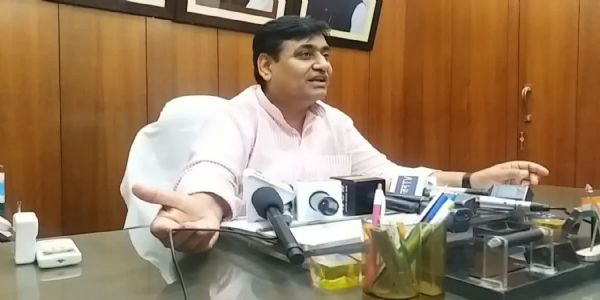 कांग्रेस ने नीट पेपर लीक को लेकर केंद्र और राज्य सरकार को घेरा