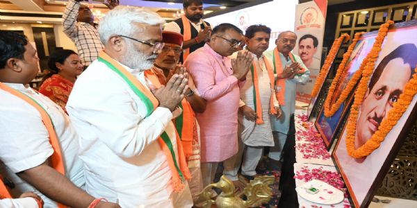 सरकार की योजनाओं का लाभ अंतिम व्यक्ति तक पहुंचाना भाजपा कार्यकर्ताओं की जिम्मेदारी : स्वतंत्र देव सिंह
