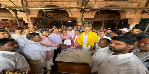 चकरपुर मंडी में लगी आग के बाद सपा का प्रतिनिधिमंडल पहुंचा, मुआवजा और पुनर्निर्माण की उठाई मांग