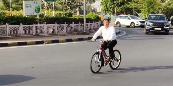 कार्यवाहक मुख्य न्यायाधीश ने छोडी एस्कॉर्ट, जस्टिस जैन आए साइकिल से हाईकोर्ट