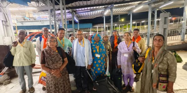 नारनौल के 20 बुजुर्ग श्री नांदेड़ साहिब के लिए रवाना