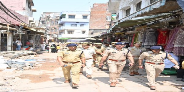 वाराणसी कमिश्नरेट पुलिस ने दालमंडी में बनाया सुरक्षा घेरा, मस्जिदों पर होगी कार्यवाही
