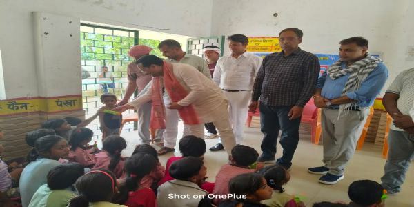 आरोग्य भारती ने बच्चों को हीट स्ट्रोक से बचाव के लिए किया जागरूक