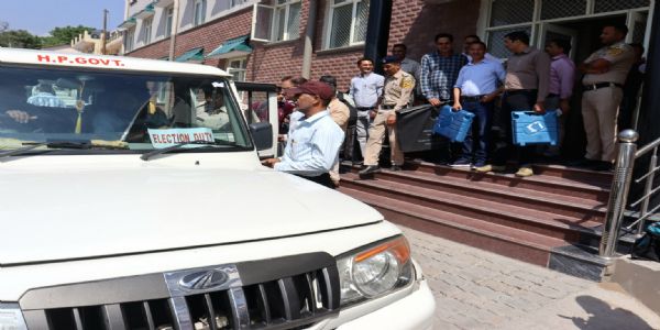सिरमौर में नगर निकाय चुनाव की तैयारियां पूरी, पोलिंग पार्टियां रवाना