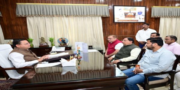 सिडकुल की कंपनियों के प्रतिनिधियों के साथ मुख्यमंत्री से मिले पालिका अध्यक्ष