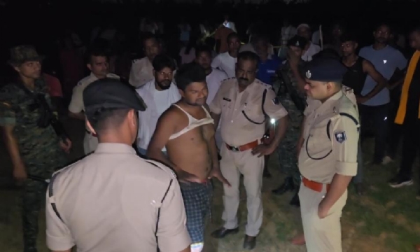 मौके पर मौजूद पुलिस
