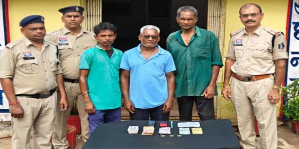 मुण्डरा कैंप टेकरी में जुआ खेल रहे तीन जुआरी पकड़ाए