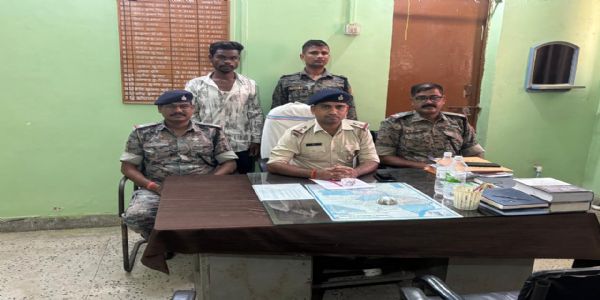 पलामू में हथियार लहराकर दहशत फैलाने वाला युवक गिरफ्तार, भेजा गया जेल