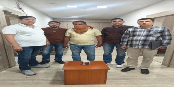 डीटीसी बस में यात्री का बैग काटकर जेवर चोरी करने वाला बदमाश गिरफ्तार, लाखों के गहने बरामद