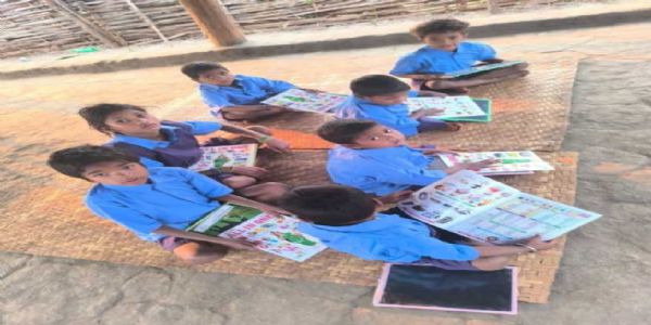 नक्सल मुक्त होने से अबूझमाड़ के कारकाबेड़ा में खुला स्कूल