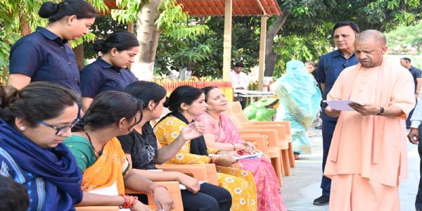 सबकी समस्या का निराकरण सरकार की प्रतिबद्धता : योगी आदित्यनाथ