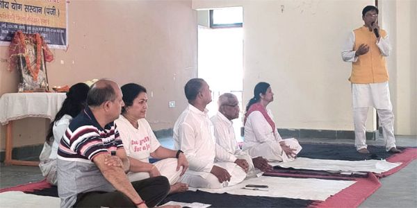 भारतीय योग संस्थान का पांच दिवसीय मोटापा निवारण योग शिविर शुरू