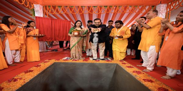 गौतम अदाणी ने बिहार में शुरू की 150 करोड़ रुपए की नेत्र चिकित्सा पहल
